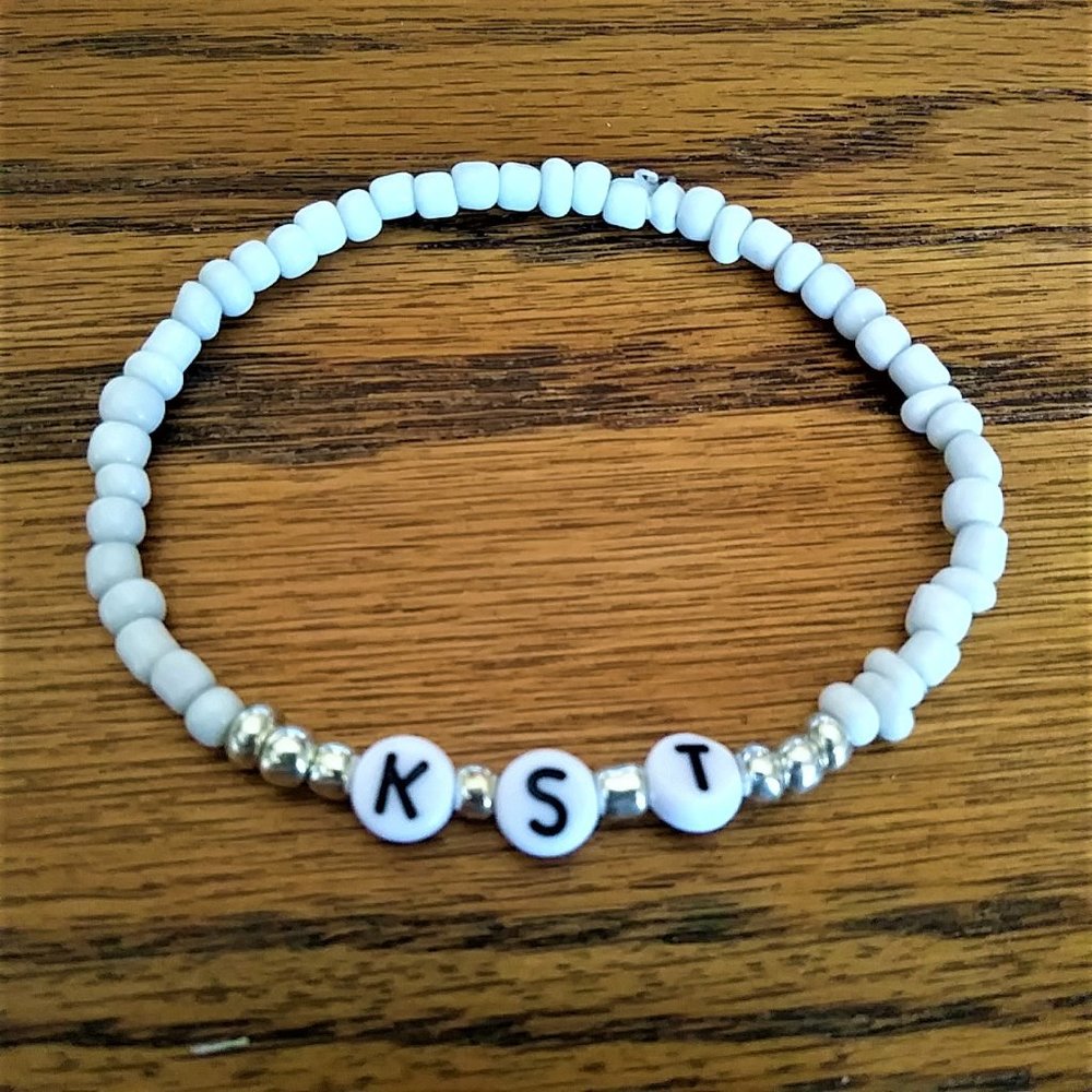 3/$49 New Personalized Beaded Name/Word Bracelets - Picture 5 of 6